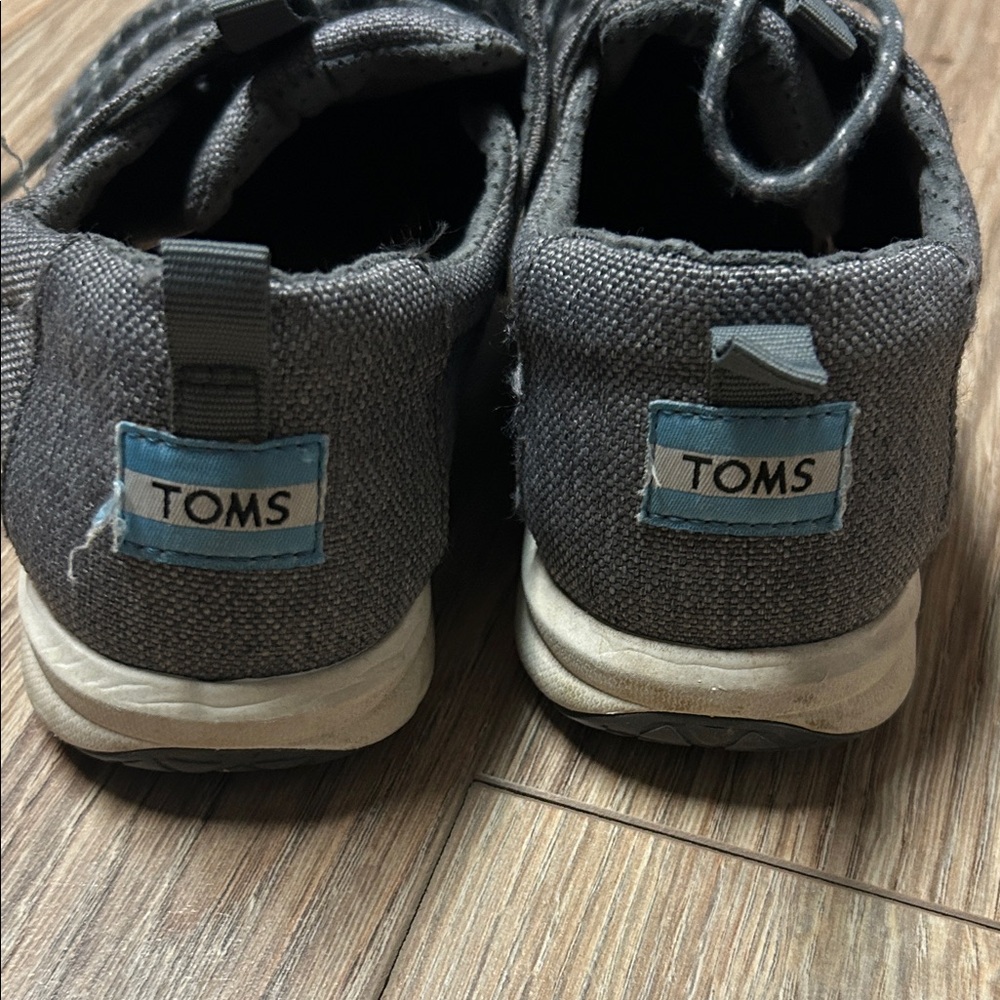 Women’s Gray TOMS Casual Shoes - Picture 2 of 4